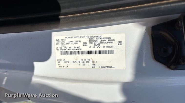 image for item DU6330 2018 Ford F250 Super Duty utility bed pickup truck