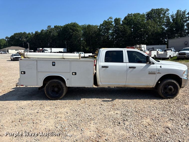 image for item DU6332 2018 RAM 3500 Crew Cab utility bed pickup truck
