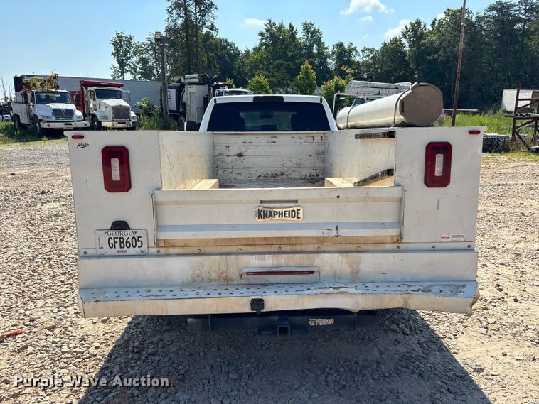 image for item DU6332 2018 RAM 3500 Crew Cab utility bed pickup truck