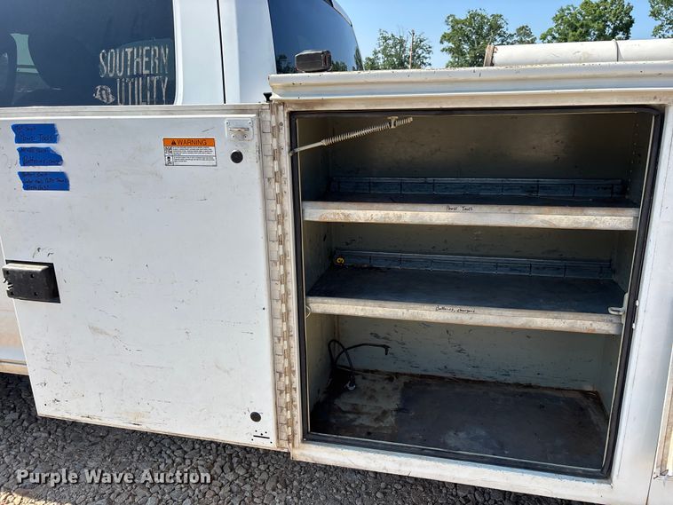 image for item DU6332 2018 RAM 3500 Crew Cab utility bed pickup truck