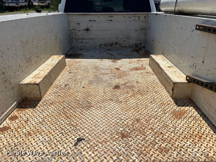image for item DU6332 2018 RAM 3500 Crew Cab utility bed pickup truck