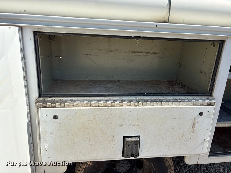 image for item DU6332 2018 RAM 3500 Crew Cab utility bed pickup truck