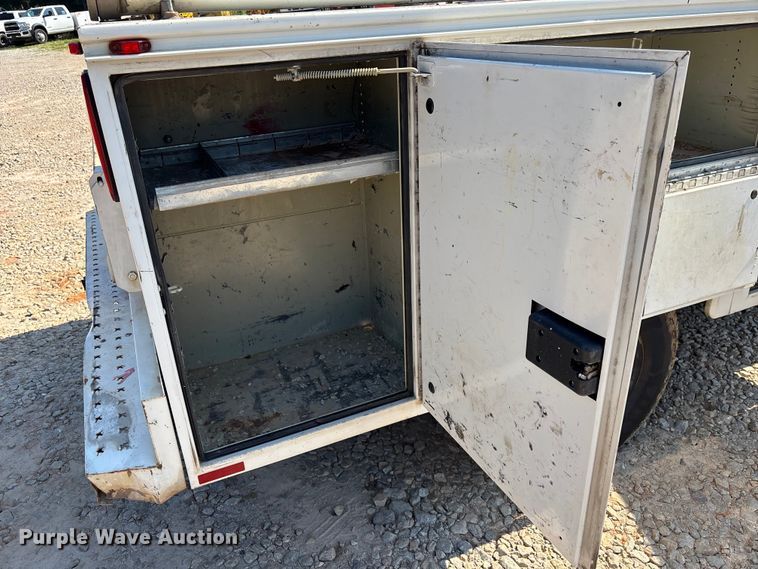 image for item DU6332 2018 RAM 3500 Crew Cab utility bed pickup truck