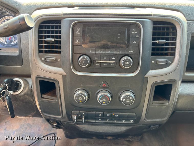 image for item DU6332 2018 RAM 3500 Crew Cab utility bed pickup truck
