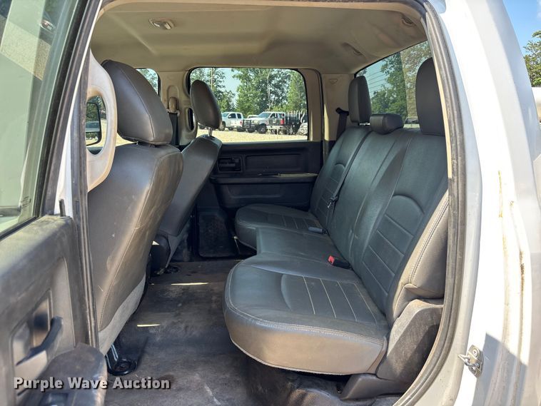 image for item DU6332 2018 RAM 3500 Crew Cab utility bed pickup truck