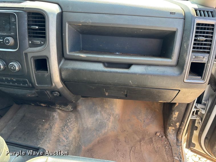 image for item DU6332 2018 RAM 3500 Crew Cab utility bed pickup truck