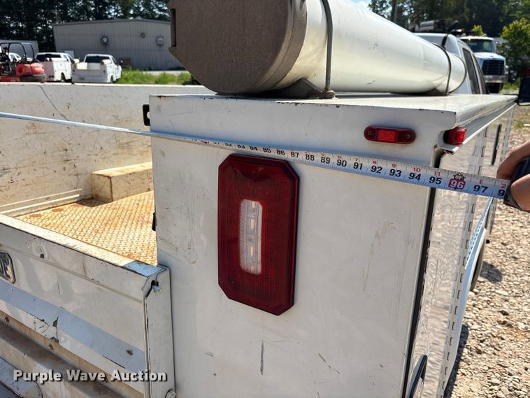 image for item DU6332 2018 RAM 3500 Crew Cab utility bed pickup truck