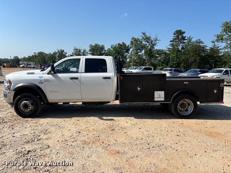 image for item DU6333 2020 RAM 5500 Crew Cab flatbed truck