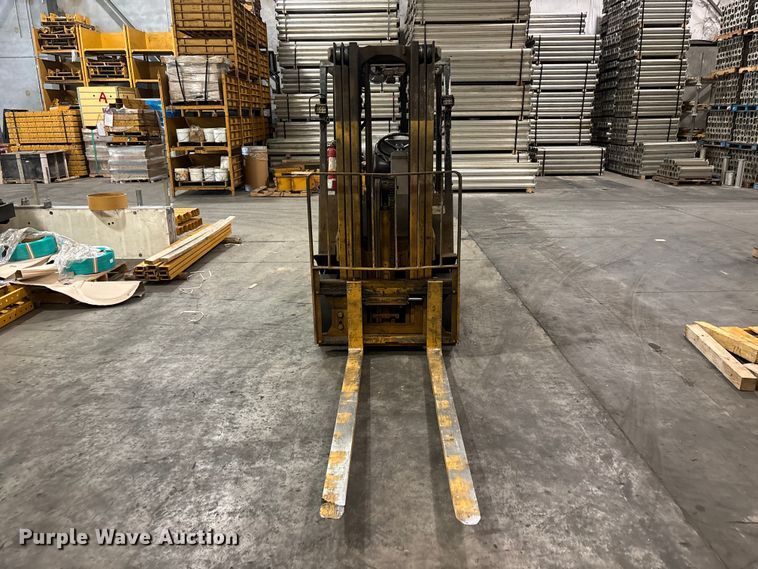 image for item DU6353 Yale GLC050TFNUAE084 forklift