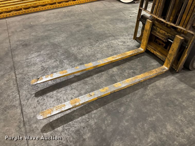 image for item DU6353 Yale GLC050TFNUAE084 forklift