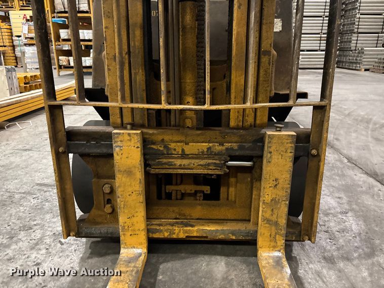 image for item DU6353 Yale GLC050TFNUAE084 forklift