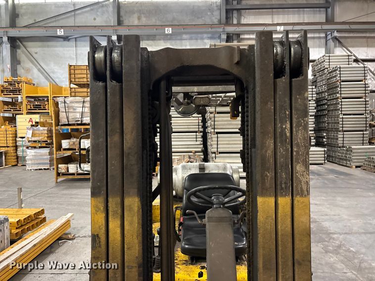 image for item DU6353 Yale GLC050TFNUAE084 forklift