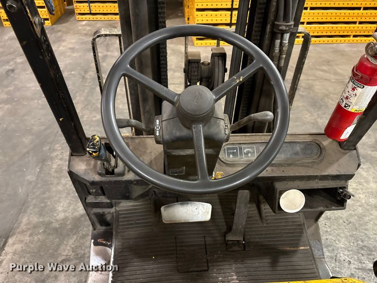 image for item DU6353 Yale GLC050TFNUAE084 forklift