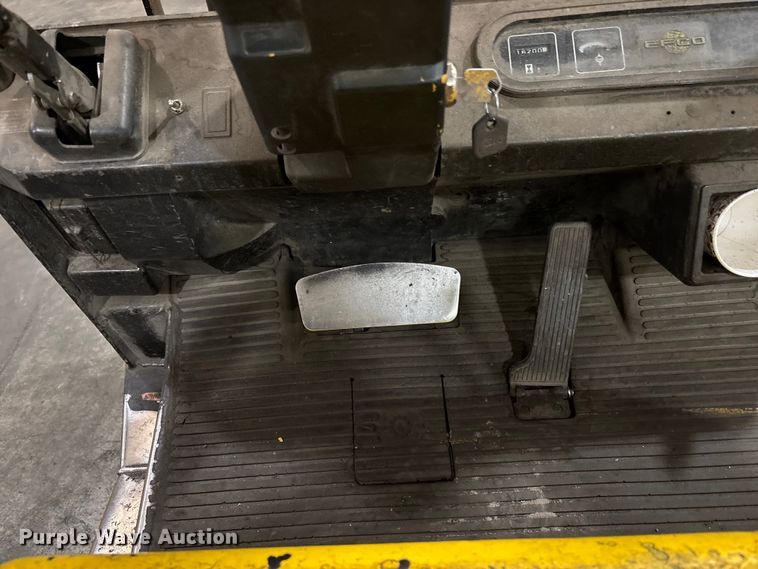 image for item DU6353 Yale GLC050TFNUAE084 forklift