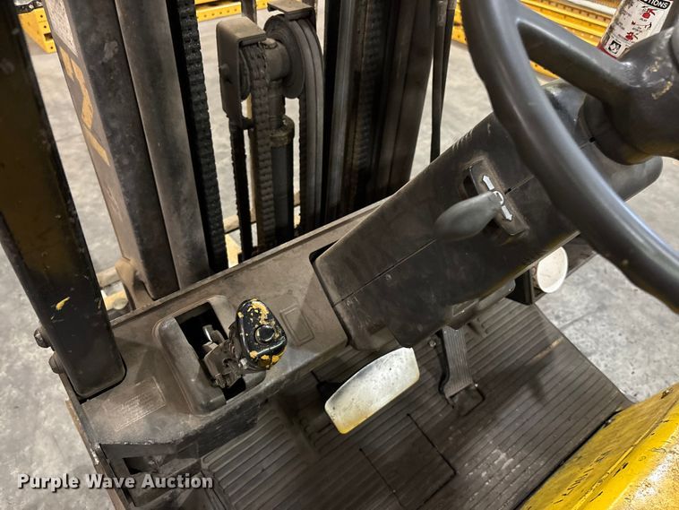 image for item DU6353 Yale GLC050TFNUAE084 forklift