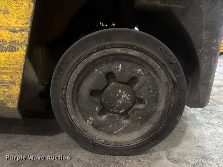 image for item DU6353 Yale GLC050TFNUAE084 forklift