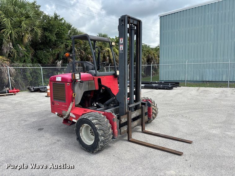 image for item DU6372 2013 Moffet M55 forklift