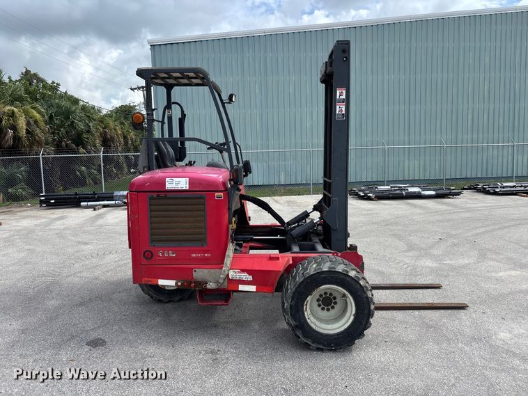 image for item DU6372 2013 Moffet M55 forklift