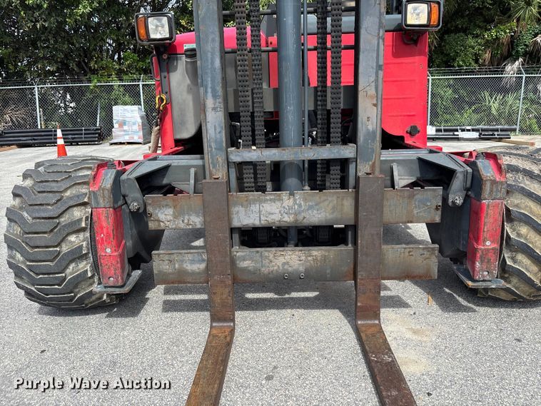 image for item DU6372 2013 Moffet M55 forklift