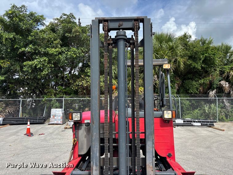image for item DU6372 2013 Moffet M55 forklift