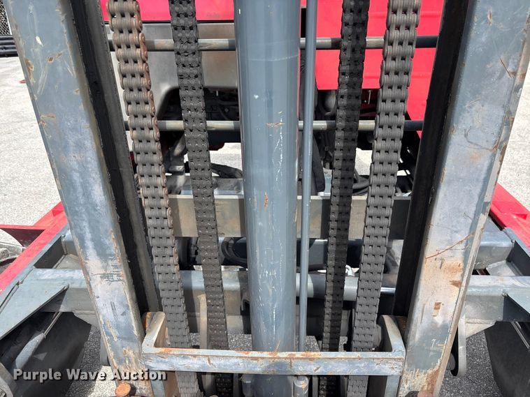 image for item DU6372 2013 Moffet M55 forklift