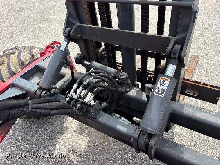 image for item DU6372 2013 Moffet M55 forklift