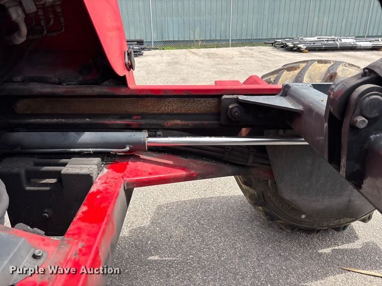 image for item DU6372 2013 Moffet M55 forklift