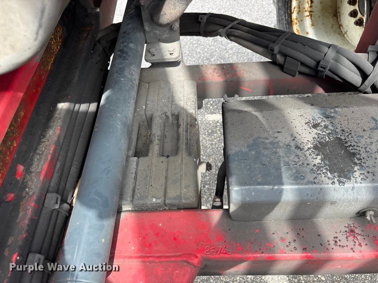 image for item DU6372 2013 Moffet M55 forklift