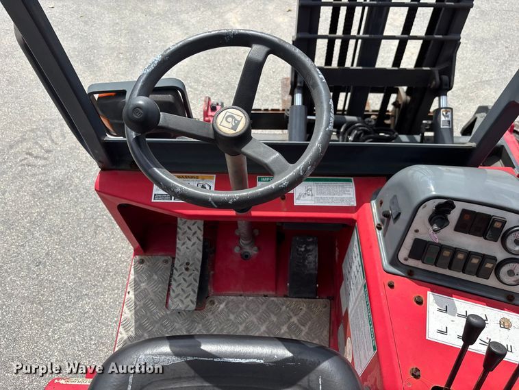 image for item DU6372 2013 Moffet M55 forklift
