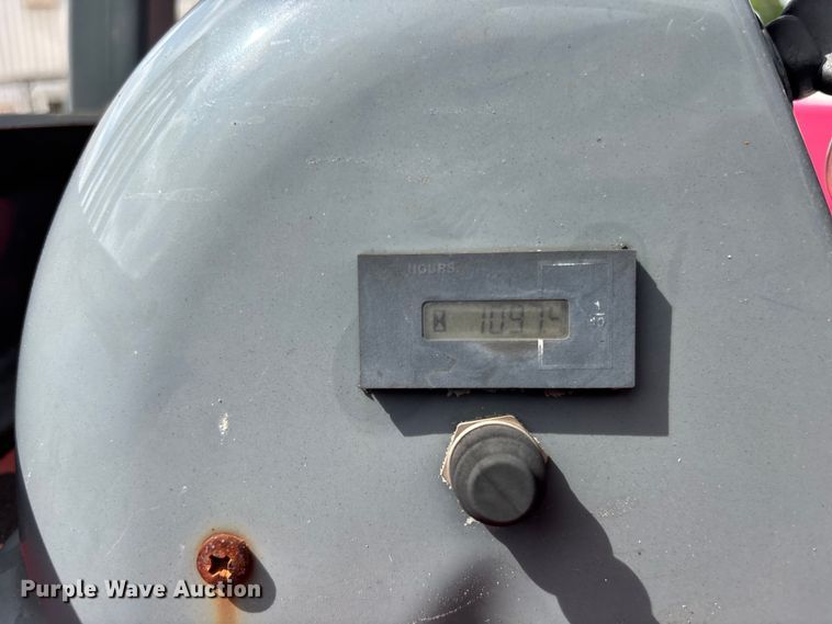 image for item DU6372 2013 Moffet M55 forklift