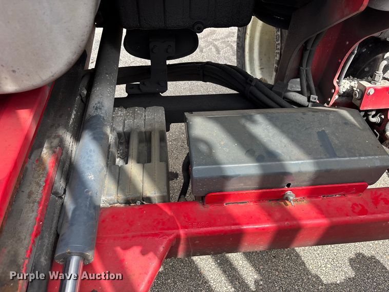 image for item DU6375 2016 Moffet M8 55.3 forklift