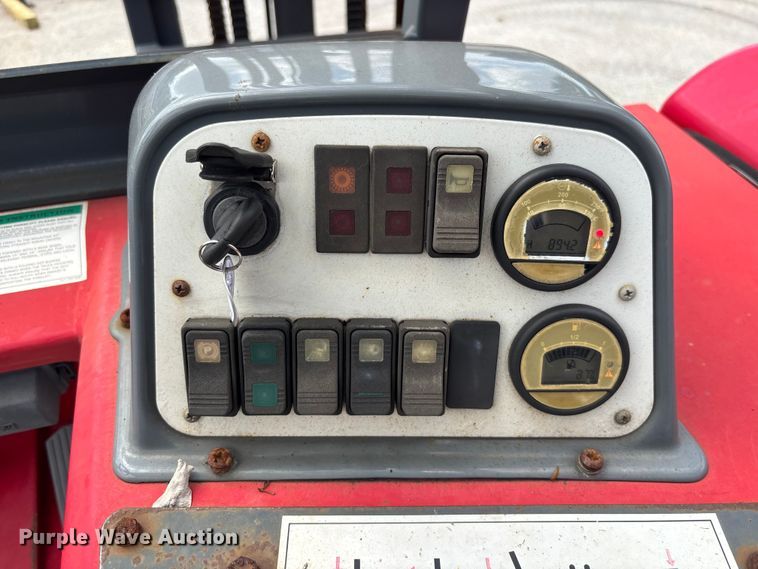 image for item DU6375 2016 Moffet M8 55.3 forklift