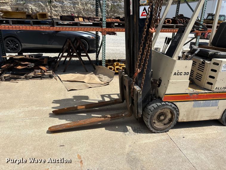 image for item DV4390 Allis Chalmers ACC30 forklift