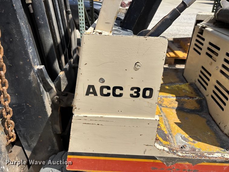 image for item DV4390 Allis Chalmers ACC30 forklift