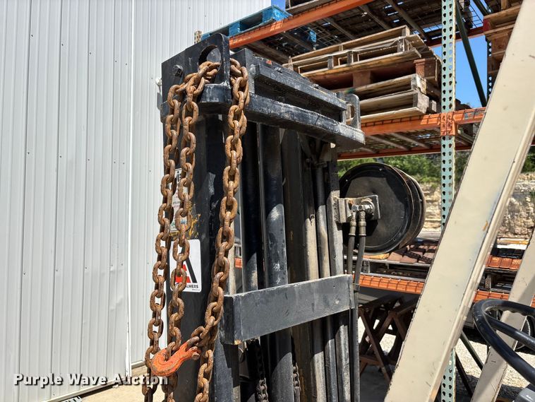 image for item DV4390 Allis Chalmers ACC30 forklift