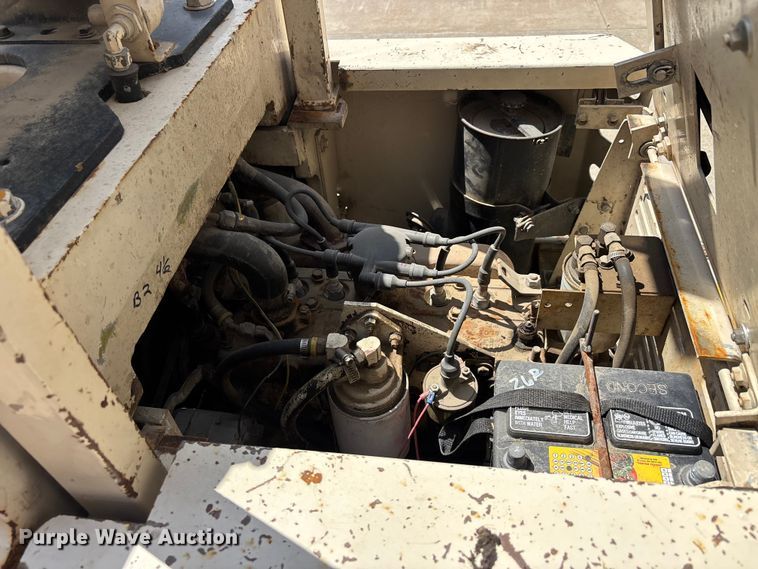image for item DV4390 Allis Chalmers ACC30 forklift