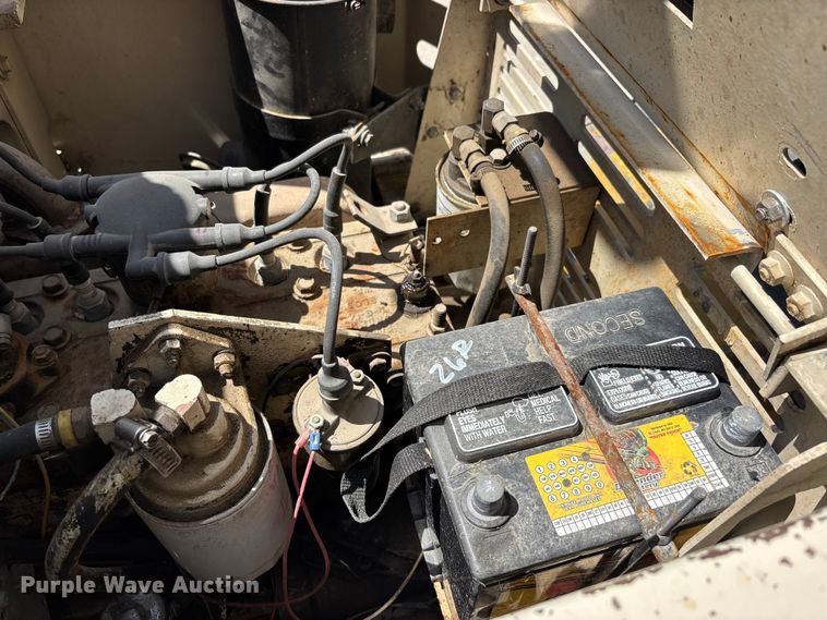 image for item DV4390 Allis Chalmers ACC30 forklift