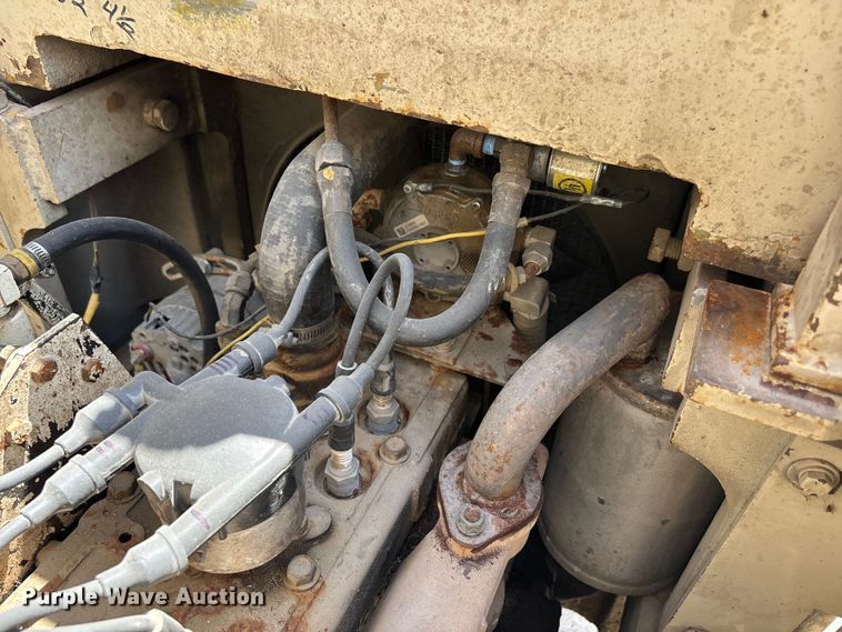 image for item DV4390 Allis Chalmers ACC30 forklift
