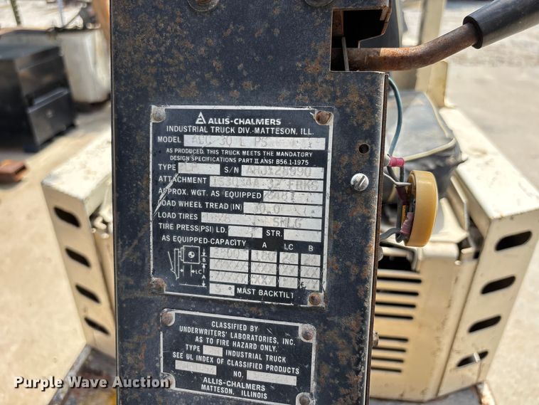 image for item DV4390 Allis Chalmers ACC30 forklift