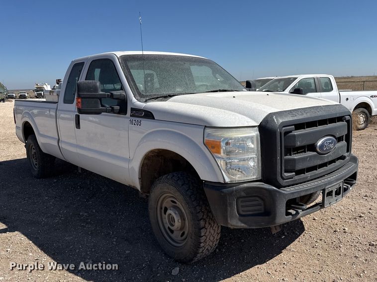 image for item DZ5384 2016 Ford F250 Super Duty Ext. Cab pickup truck