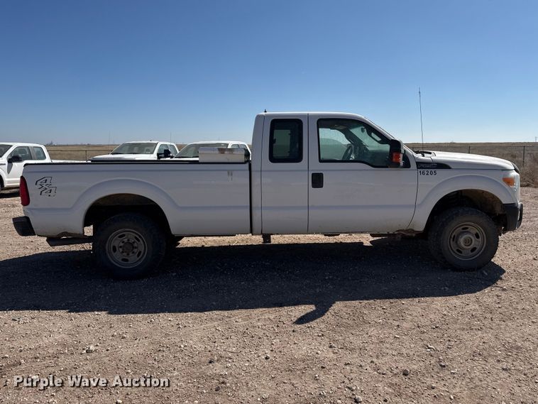 image for item DZ5384 2016 Ford F250 Super Duty Ext. Cab pickup truck