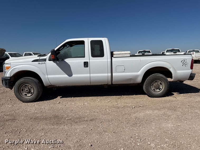 image for item DZ5384 2016 Ford F250 Super Duty Ext. Cab pickup truck