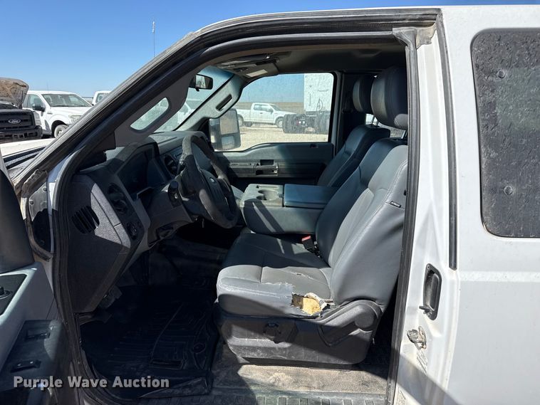 image for item DZ5384 2016 Ford F250 Super Duty Ext. Cab pickup truck