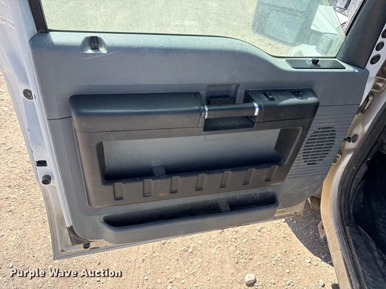 image for item DZ5384 2016 Ford F250 Super Duty Ext. Cab pickup truck