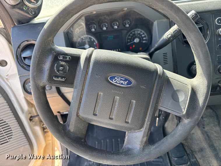 image for item DZ5384 2016 Ford F250 Super Duty Ext. Cab pickup truck