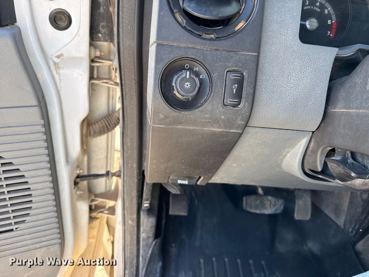 image for item DZ5384 2016 Ford F250 Super Duty Ext. Cab pickup truck