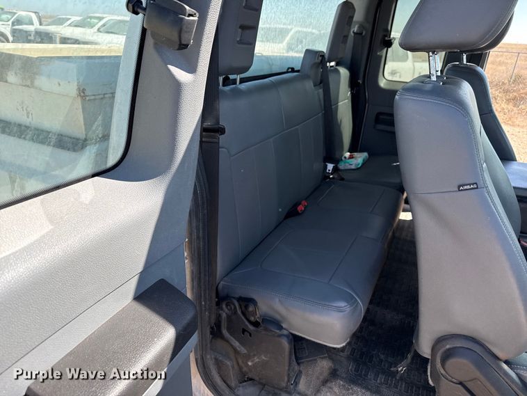 image for item DZ5384 2016 Ford F250 Super Duty Ext. Cab pickup truck