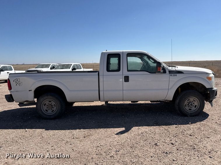 image for item DZ5385 2016 Ford F250 Super Duty Ext. Cab pickup truck