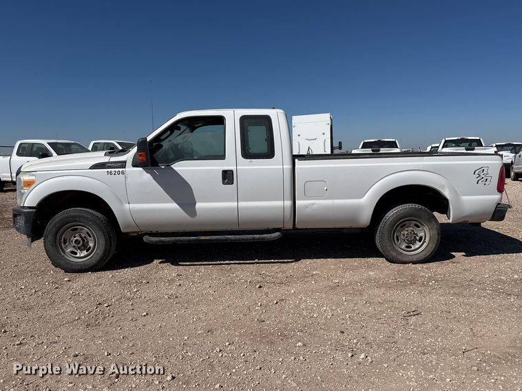 image for item DZ5385 2016 Ford F250 Super Duty Ext. Cab pickup truck