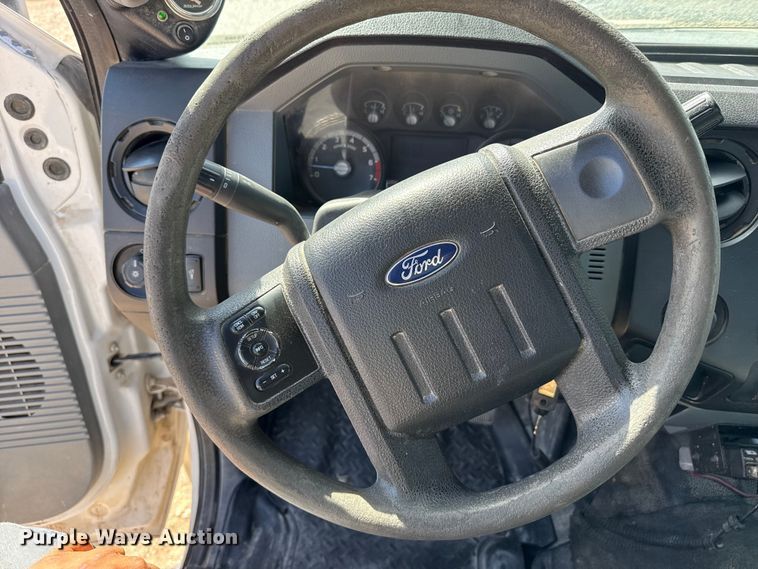 image for item DZ5385 2016 Ford F250 Super Duty Ext. Cab pickup truck